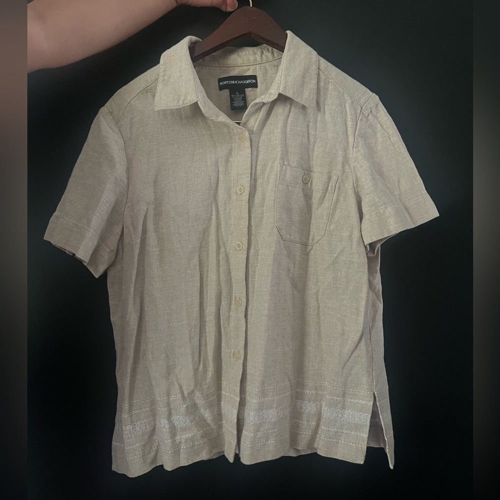 Beige color and the shirt quality is really good think material!